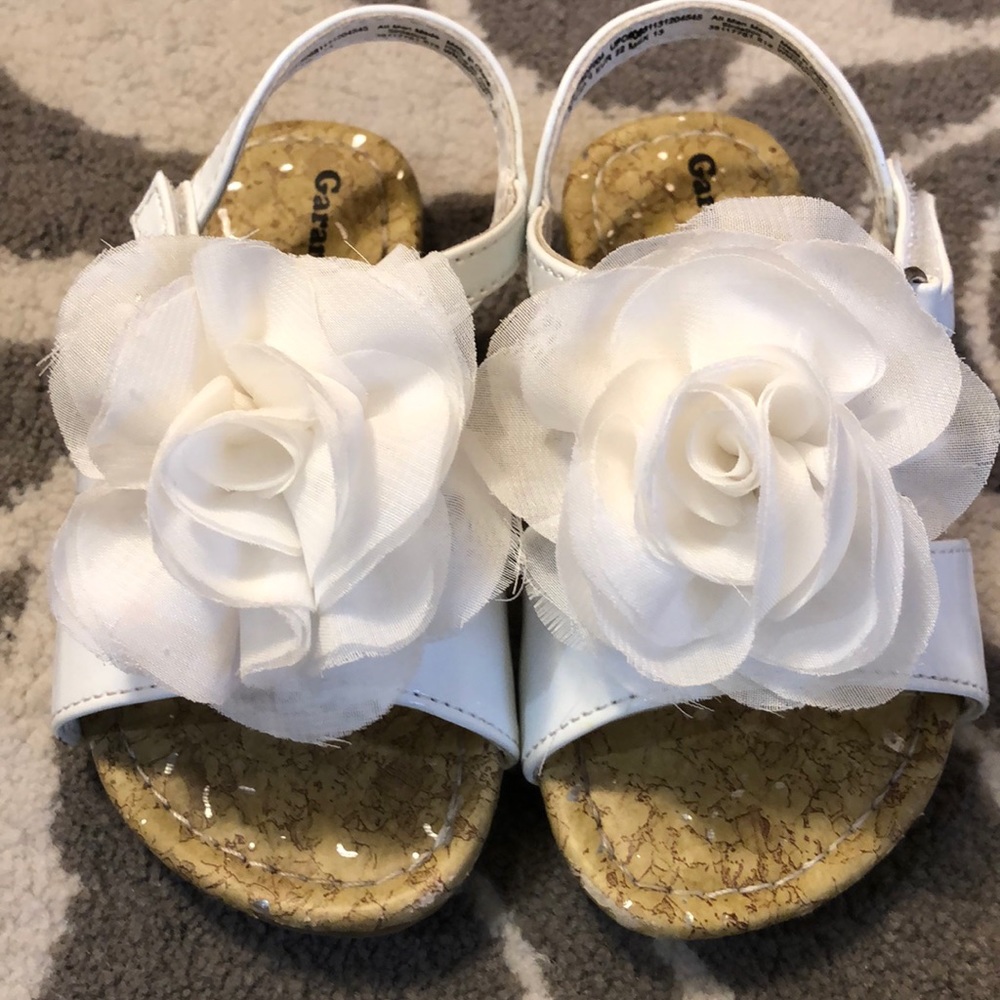 Baby Faux Cork & White Flower Strap Sandals size 6